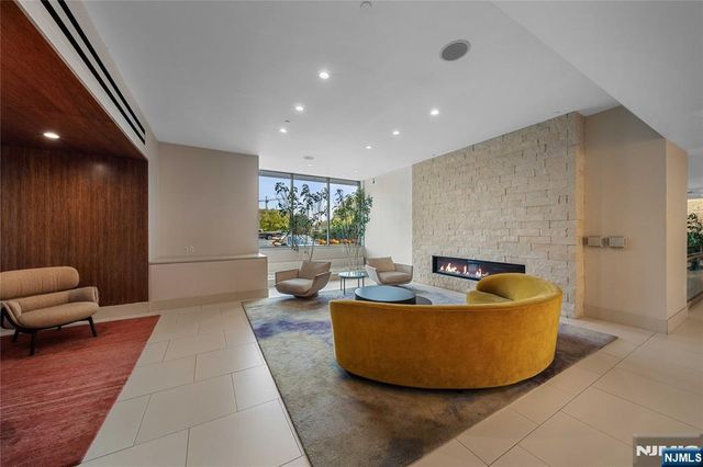 618 Hudson Park, Edgewater, NJ 07020