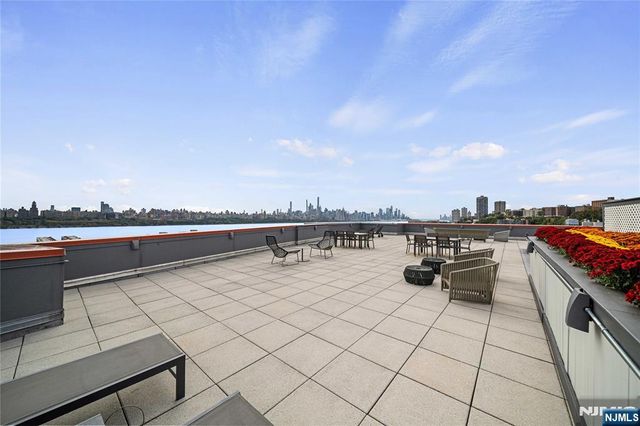 618 Hudson Park, Edgewater, NJ 07020