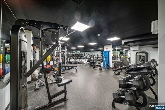 618 Hudson Park, Edgewater, NJ 07020