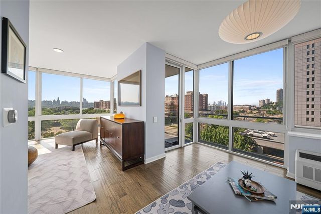 618 Hudson Park, Edgewater, NJ 07020