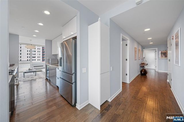 618 Hudson Park, Edgewater, NJ 07020