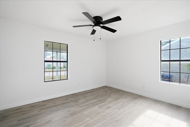 1729 Whittier Dr, Corpus Christi, TX 78415