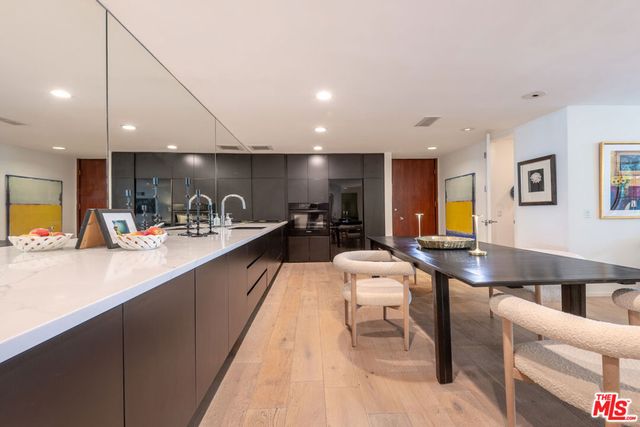 1400 N Sweetzer Avenue 306, West Hollywood, CA 90069