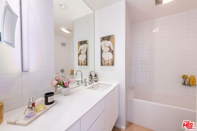 1400 N Sweetzer Avenue 306, West Hollywood, CA 90069