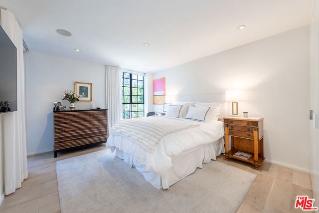 1400 N Sweetzer Avenue 306, West Hollywood, CA 90069