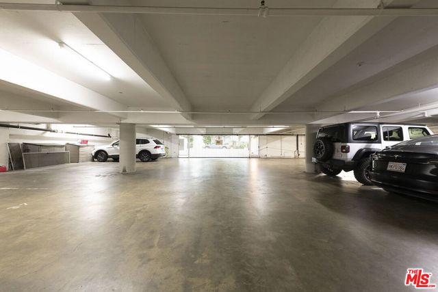 1400 N Sweetzer Avenue 306, West Hollywood, CA 90069