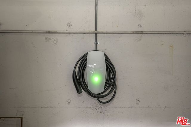 1400 N Sweetzer Avenue 306, West Hollywood, CA 90069