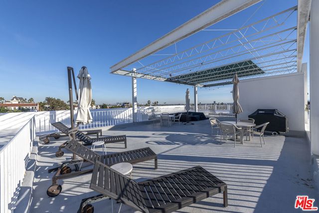 1400 N Sweetzer Avenue 306, West Hollywood, CA 90069