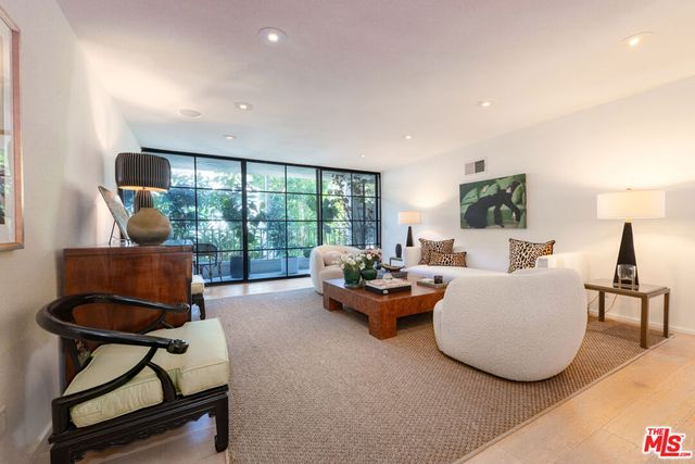 1400 N Sweetzer Avenue 306, West Hollywood, CA 90069