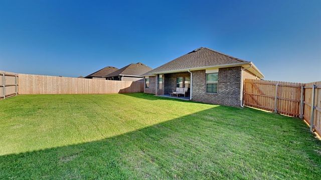 7044 Labelle Drive, Warr Acres, OK 73132