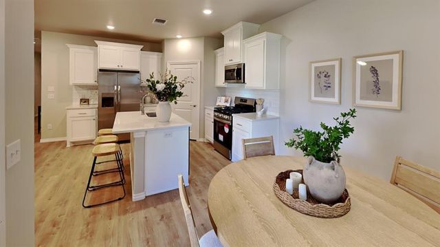 7044 Labelle Drive, Warr Acres, OK 73132