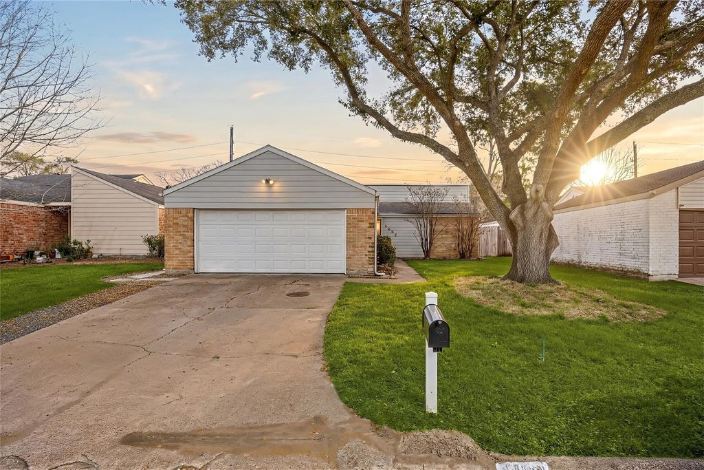 4402 Hickory Grove Drive, Houston, TX 77084