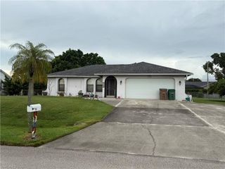 2202 NE 4th ST, Cape Coral, FL 33909