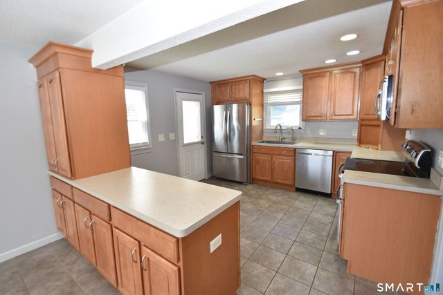 26 Trebbe Drive, Manchester, CT 06040