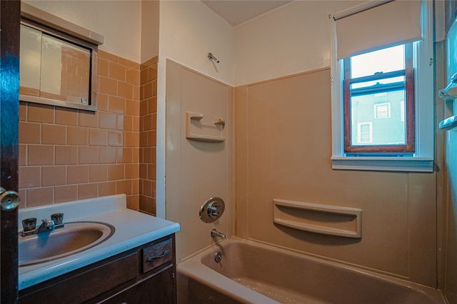 133 Roger Williams Avenue, East Providence, RI 02916