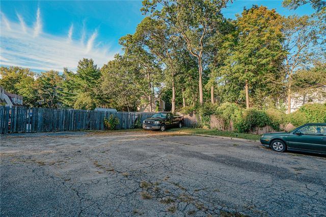 133 Roger Williams Avenue, East Providence, RI 02916