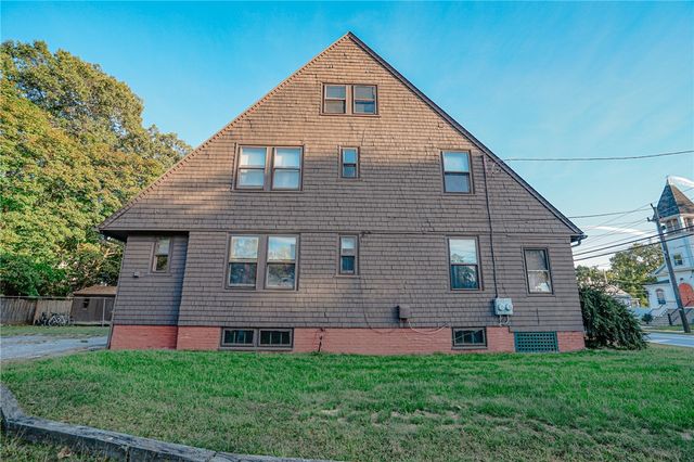 133 Roger Williams Avenue, East Providence, RI 02916