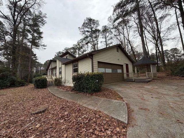 804 Emerald Forest Circle, Lawrenceville, GA 30044