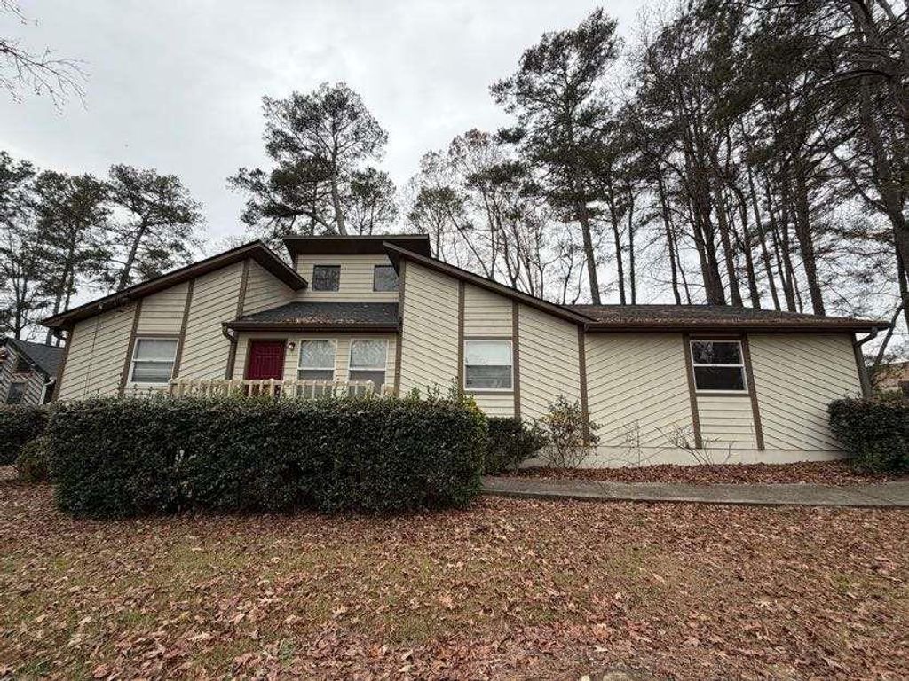 804 Emerald Forest Circle, Lawrenceville, GA 30044