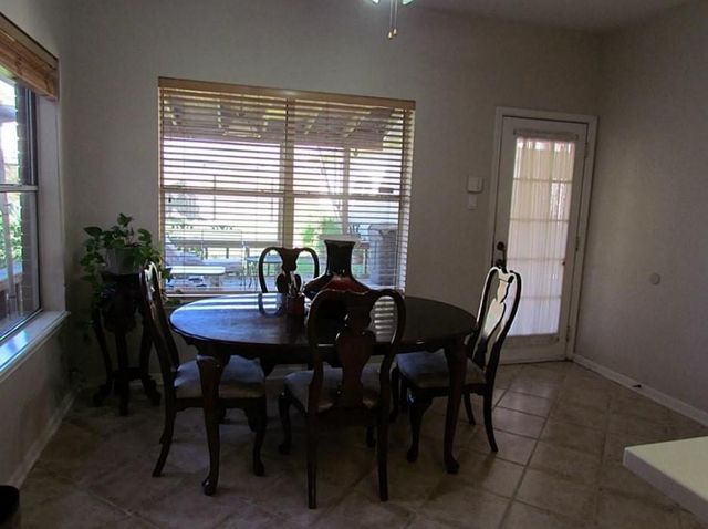 3907 Hanberry Lane, Pearland, TX 77584