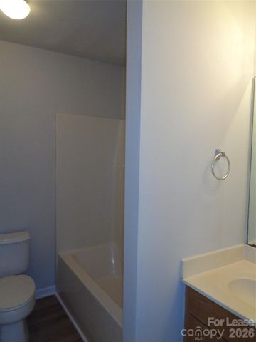 5534 Stone Bluff Court, Charlotte, NC 28214