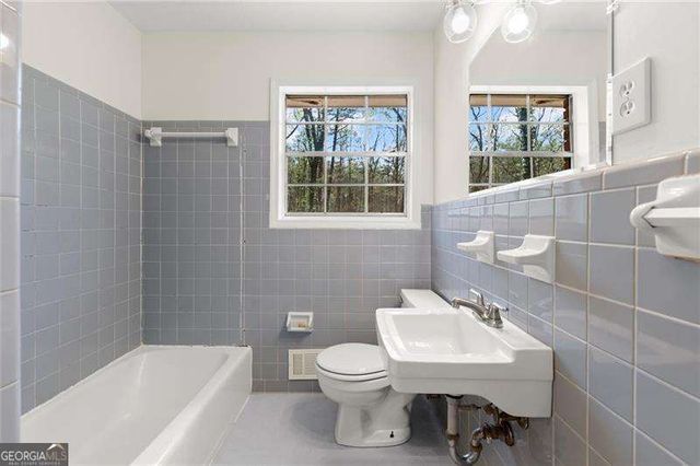 6175 Knights Lane, Douglasville, GA 30135