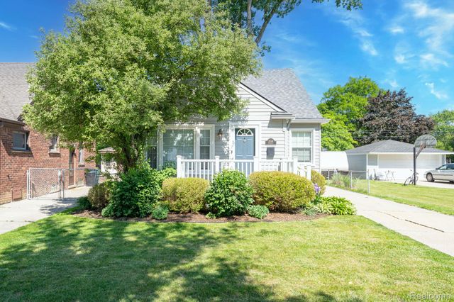 2036 Gardner Avenue, Berkley, MI 48072