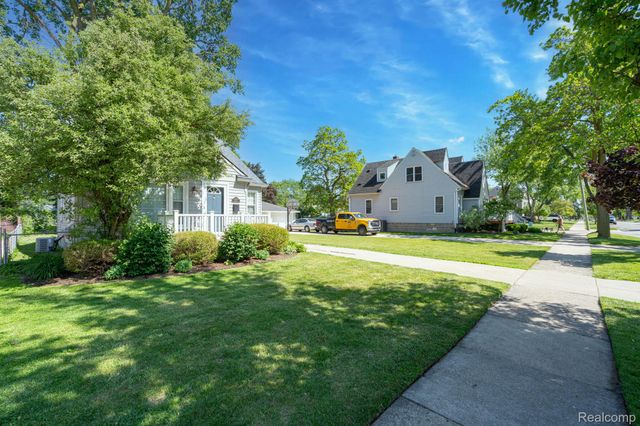 2036 Gardner Avenue, Berkley, MI 48072