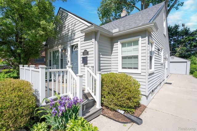 2036 Gardner Avenue, Berkley, MI 48072