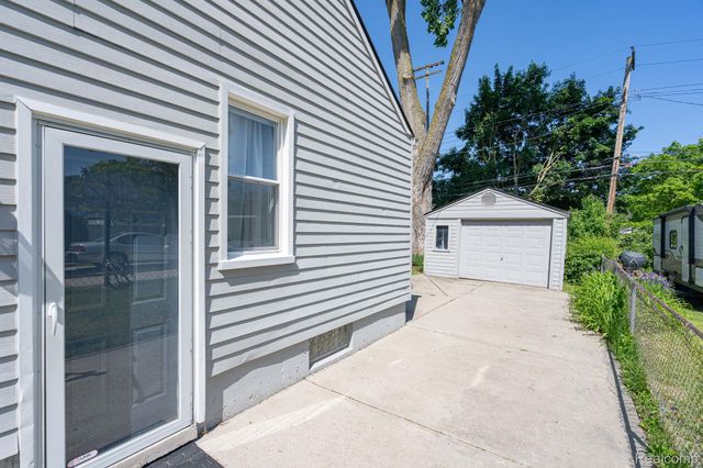 2036 Gardner Avenue, Berkley, MI 48072