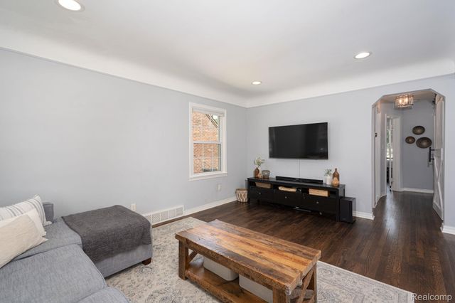 2036 Gardner Avenue, Berkley, MI 48072