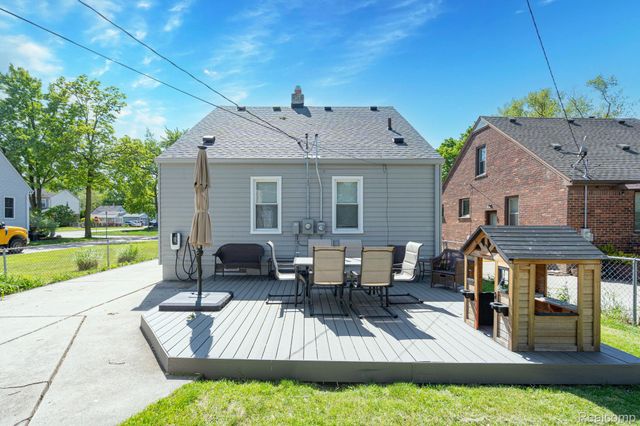 2036 Gardner Avenue, Berkley, MI 48072