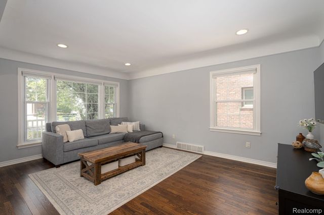 2036 Gardner Avenue, Berkley, MI 48072