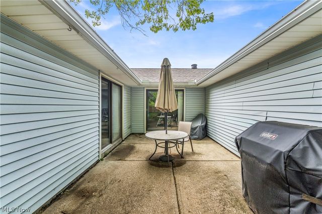 6151 Hickory Trail, North Ridgeville, OH 44039