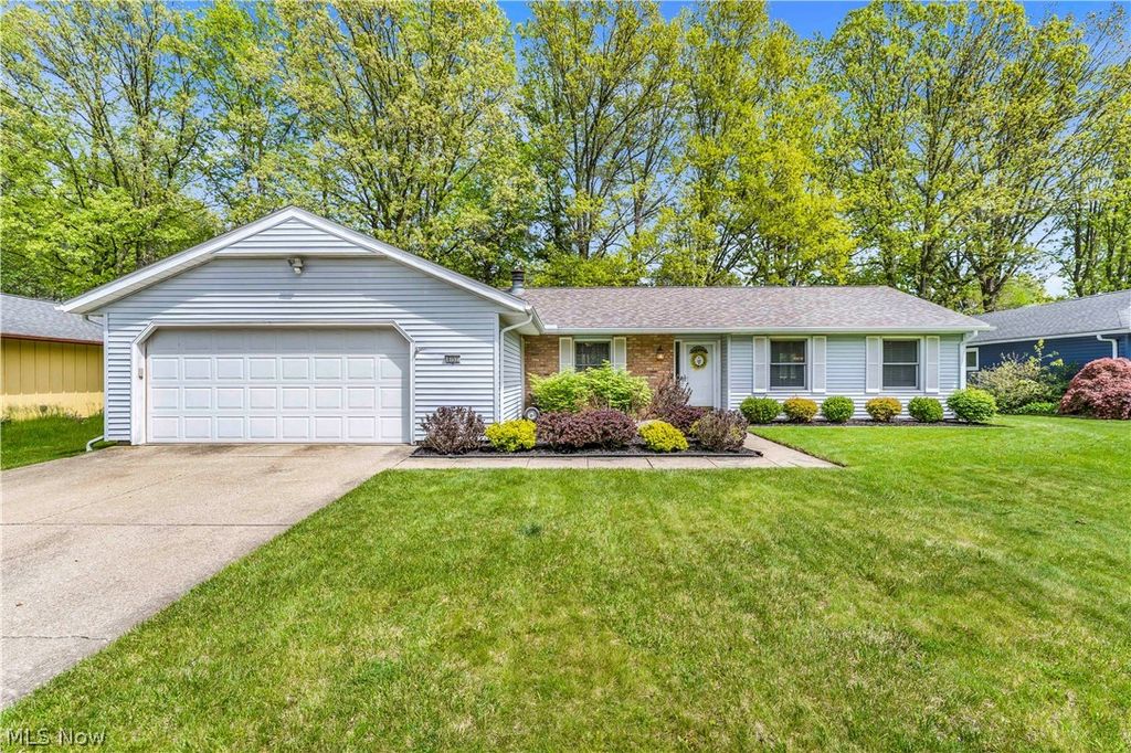 6151 Hickory Trail, North Ridgeville, OH 44039