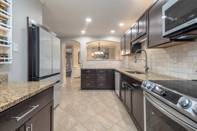 1927 RYE RD, Germantown, TN 38139