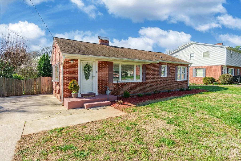 534 Georgia Avenue, Statesville, NC 28677