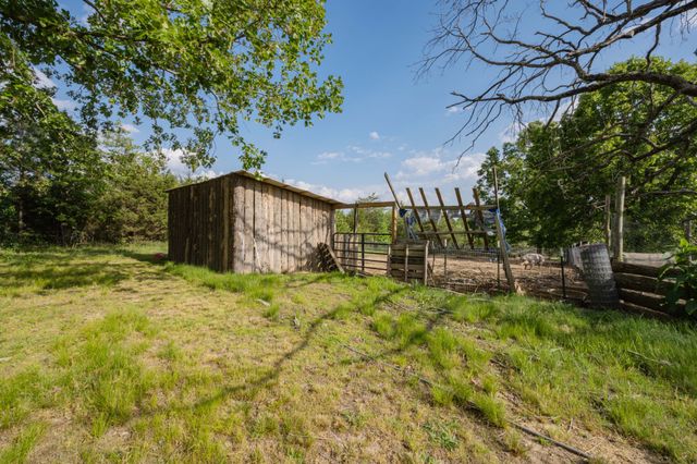 226 Summertrace Rd, Hohenwald, TN 38462