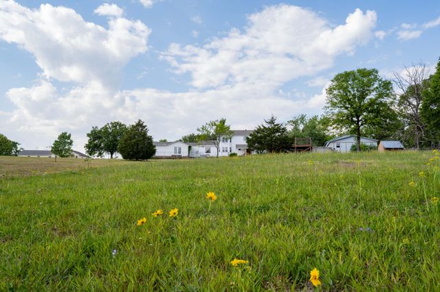 226 Summertrace Rd, Hohenwald, TN 38462