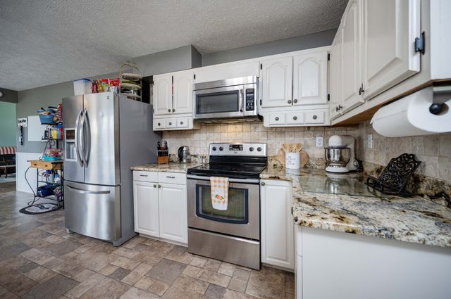 226 Summertrace Rd, Hohenwald, TN 38462