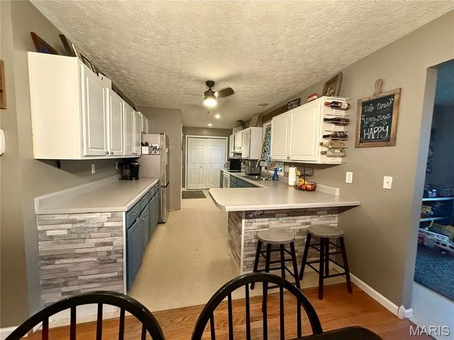 29 Saint Ann Avenue, St James, MO 65559