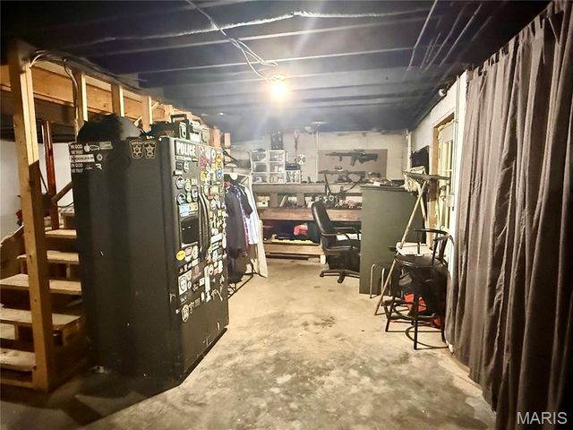 29 Saint Ann Avenue, St James, MO 65559