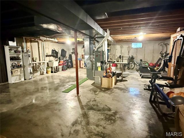 29 Saint Ann Avenue, St James, MO 65559