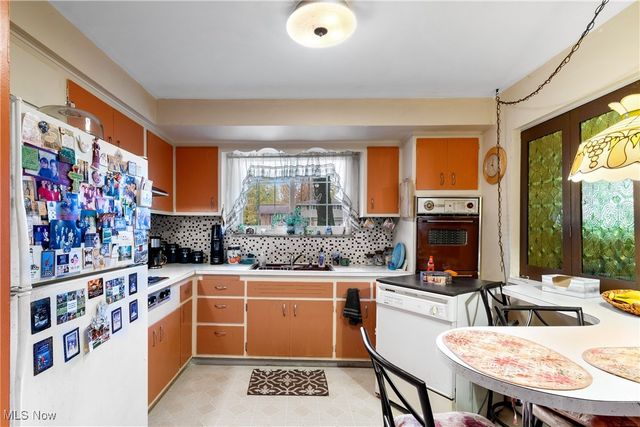 4958 Hampton Drive, North Olmsted, OH 44070