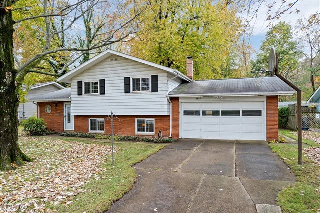 4958 Hampton Drive, North Olmsted, OH 44070