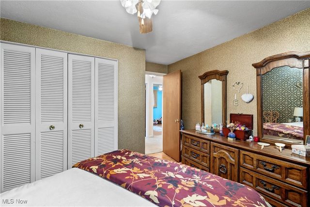 4958 Hampton Drive, North Olmsted, OH 44070