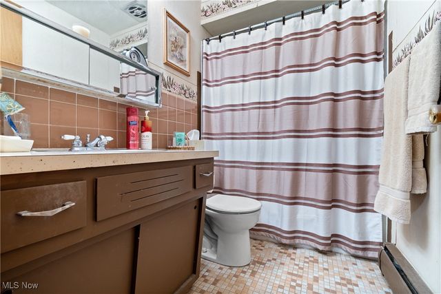 4958 Hampton Drive, North Olmsted, OH 44070