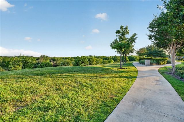 1221 Birds Fort Trail, Arlington, TX 76005