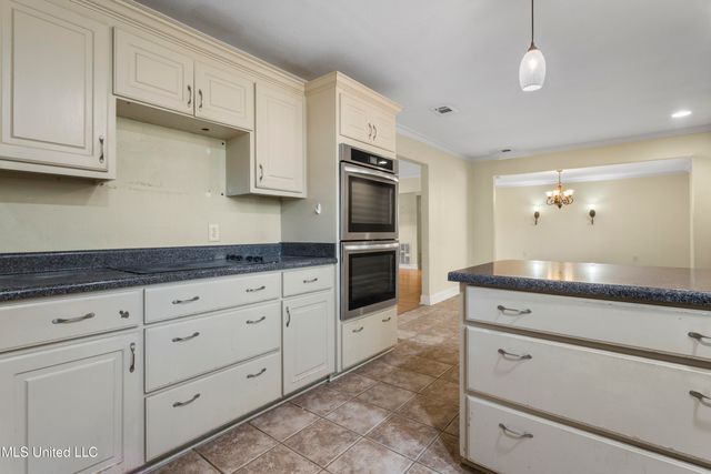 1513 Woodhaven Street, Pascagoula, MS 39581