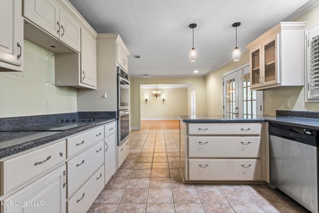 1513 Woodhaven Street, Pascagoula, MS 39581